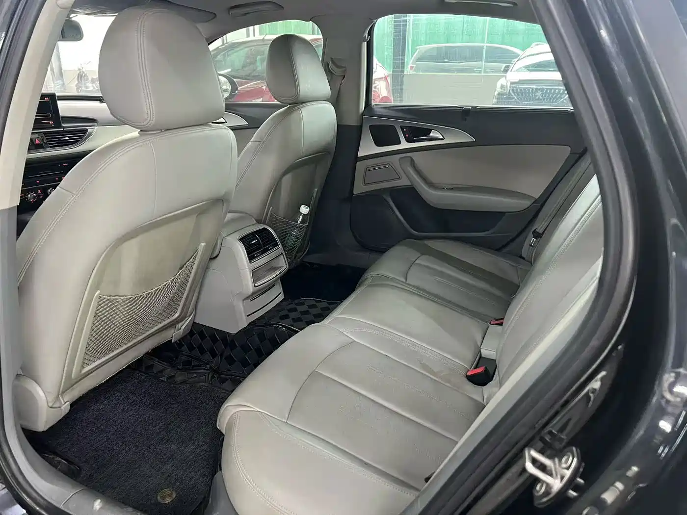 Фото 3 - Audi A6L