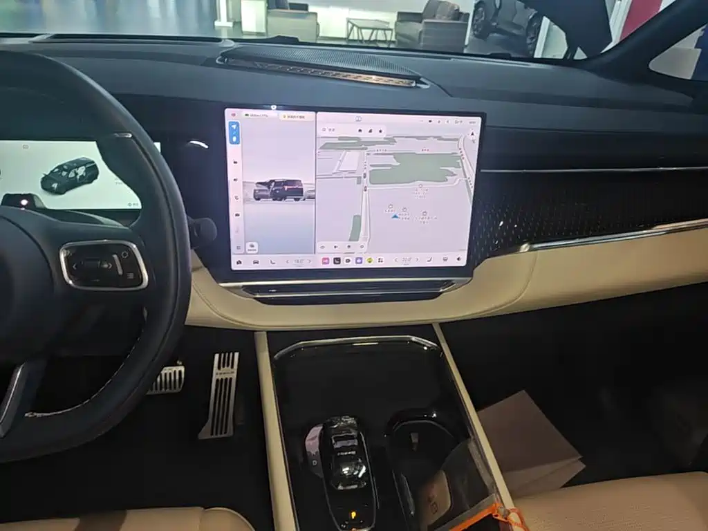 ZEEKR 009 2025 2024 6-seat Executive AWD 108kWh
