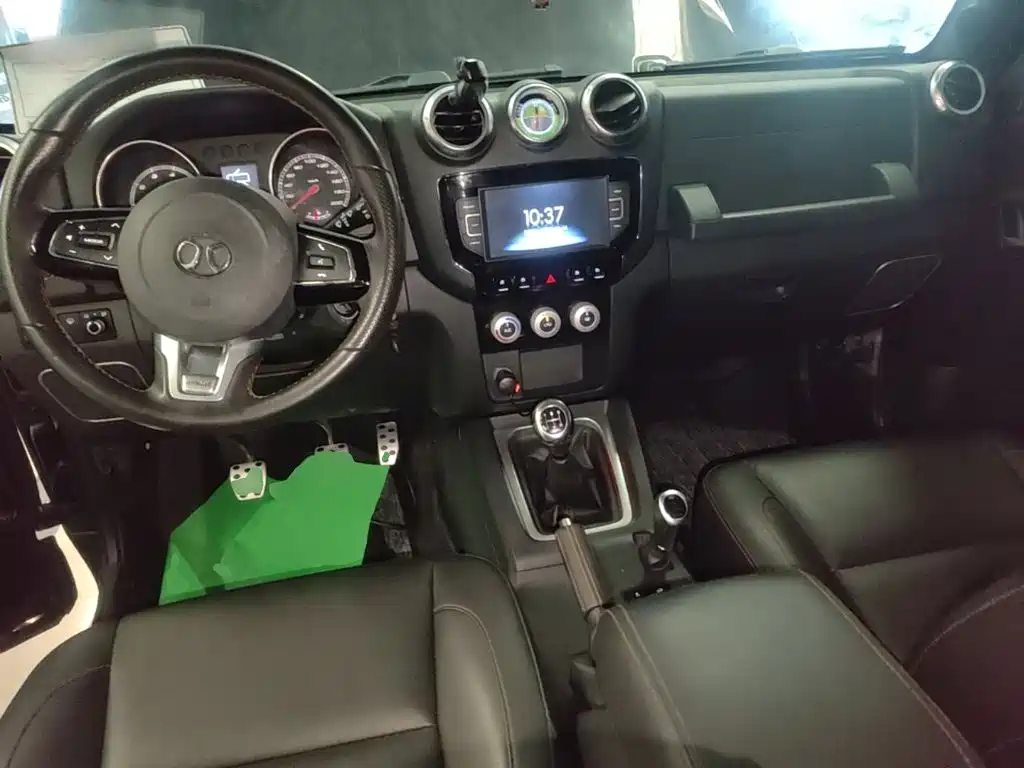 BAIC ORV Beijing Offroad BJ40 2016 2016 Model 40L 2.0T Manual 4WD Premium