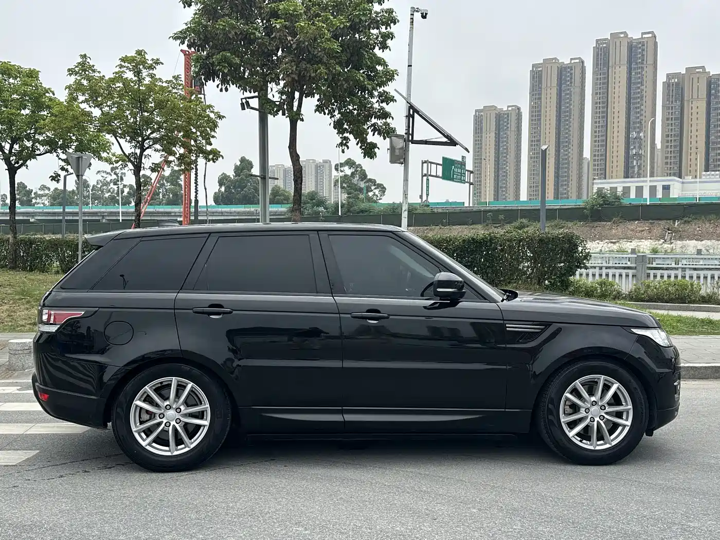 Land Rover Range Rover Sport 2017 3.0 SC V6 SE фото 7