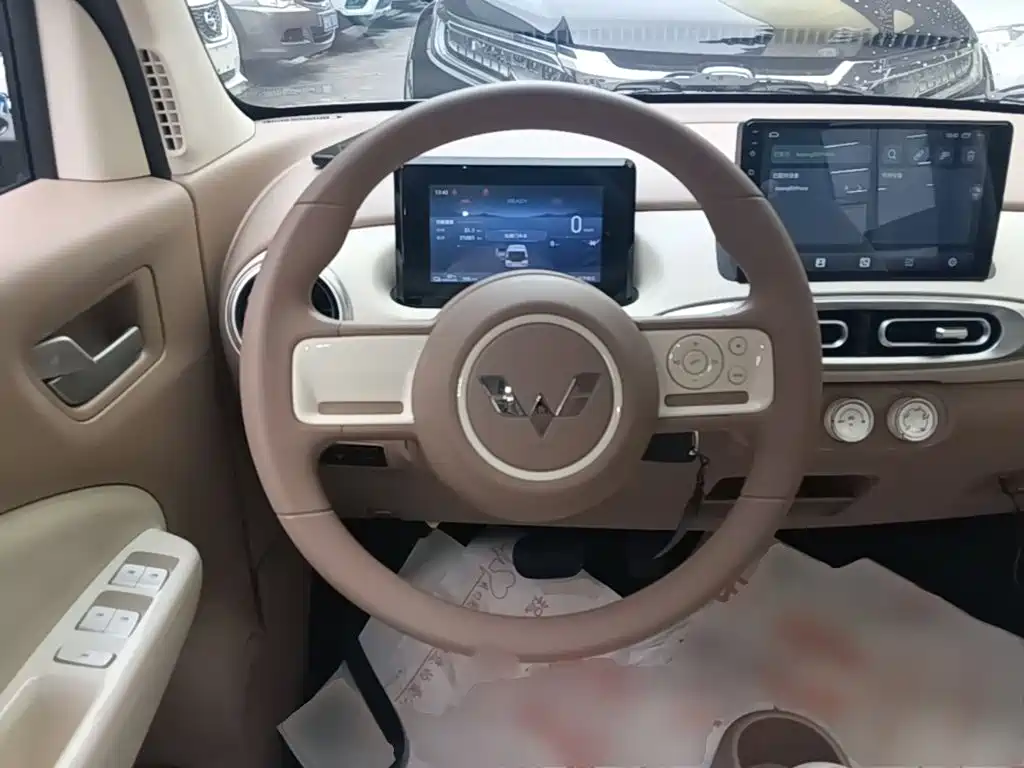 Wuling Motors Hongguang MINIEV 2026 2025 4-Door Advanced