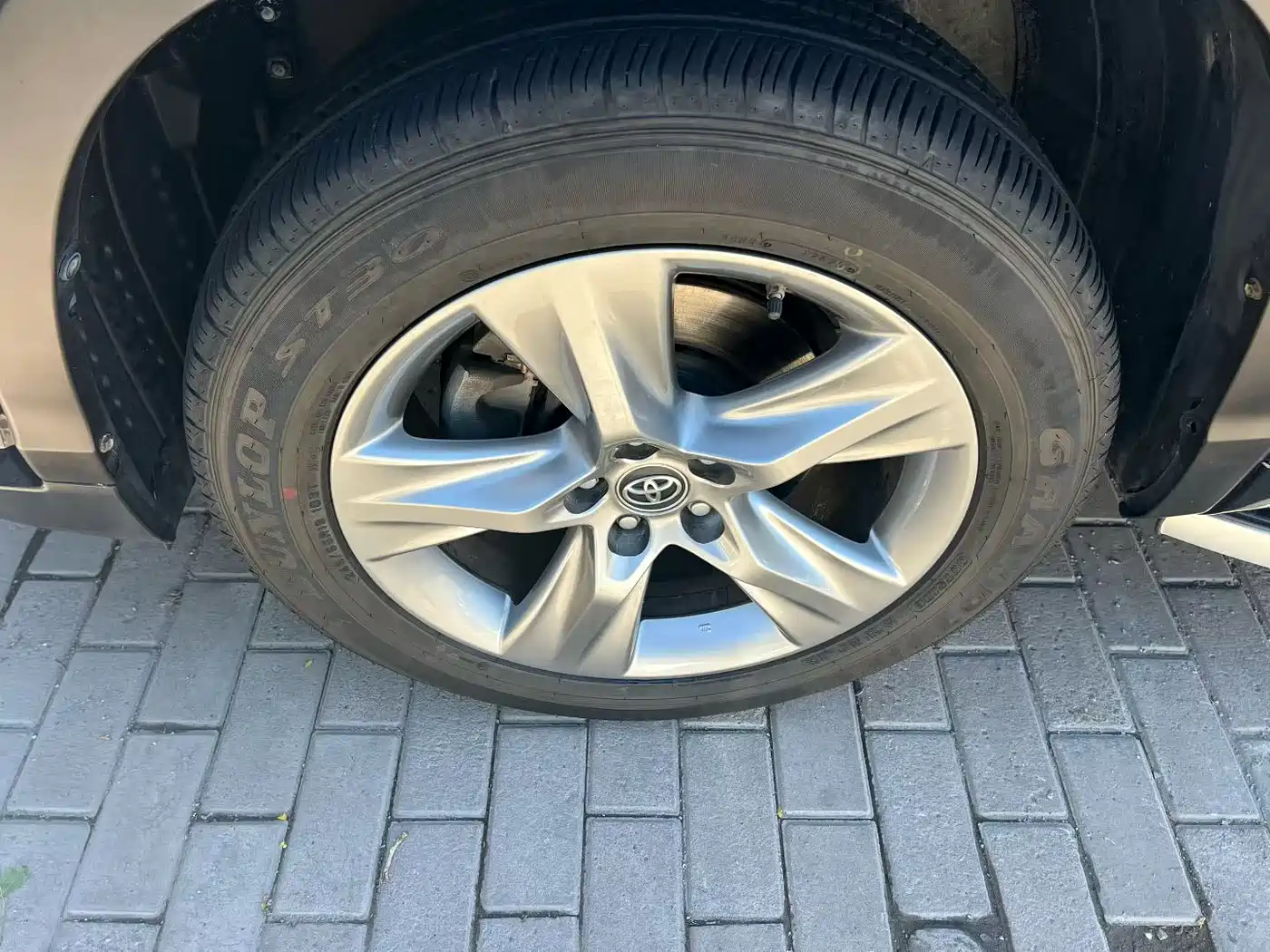 Toyota Highlander 2018 2.0T 4WD Luxury 7-seater (China V) фото 5