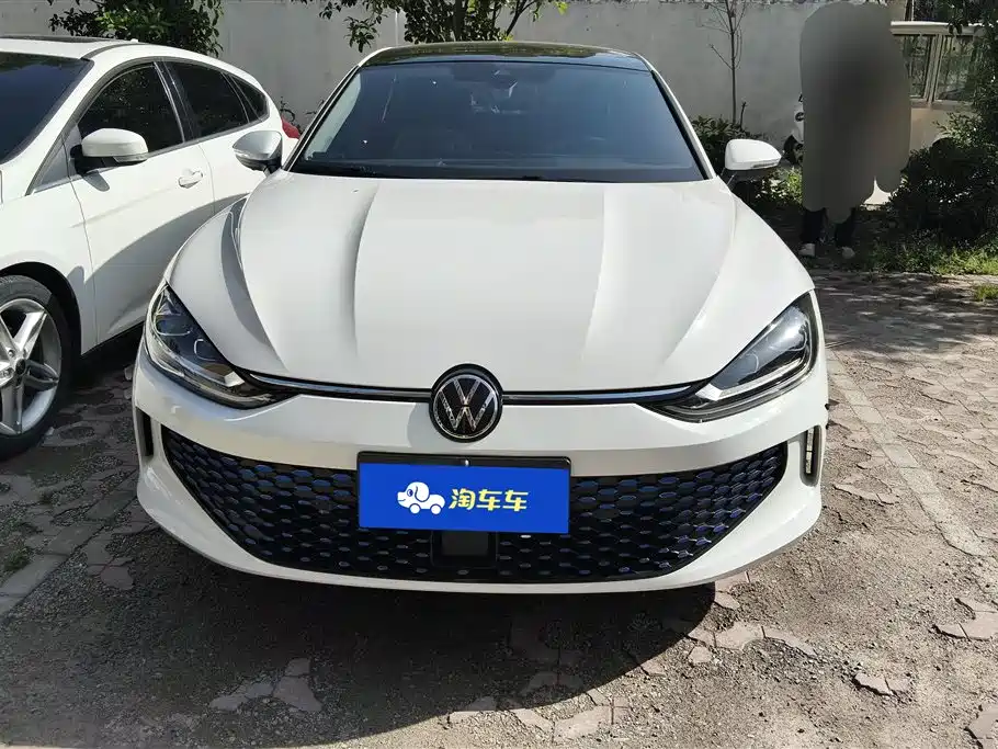 VOLKSWAGEN LINGDU