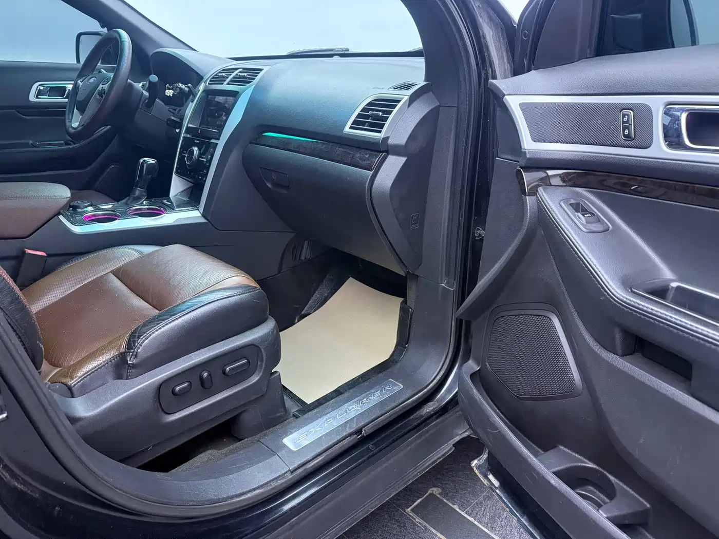 Ford Explorer (Import) 2013 2013 3.5L Premium Edition