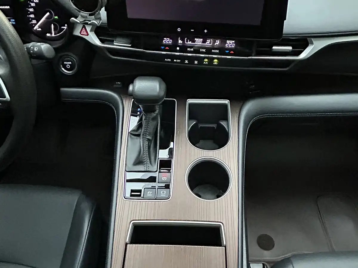 Toyota Granvia 2024 2024 2.5L Hybrid Luxury