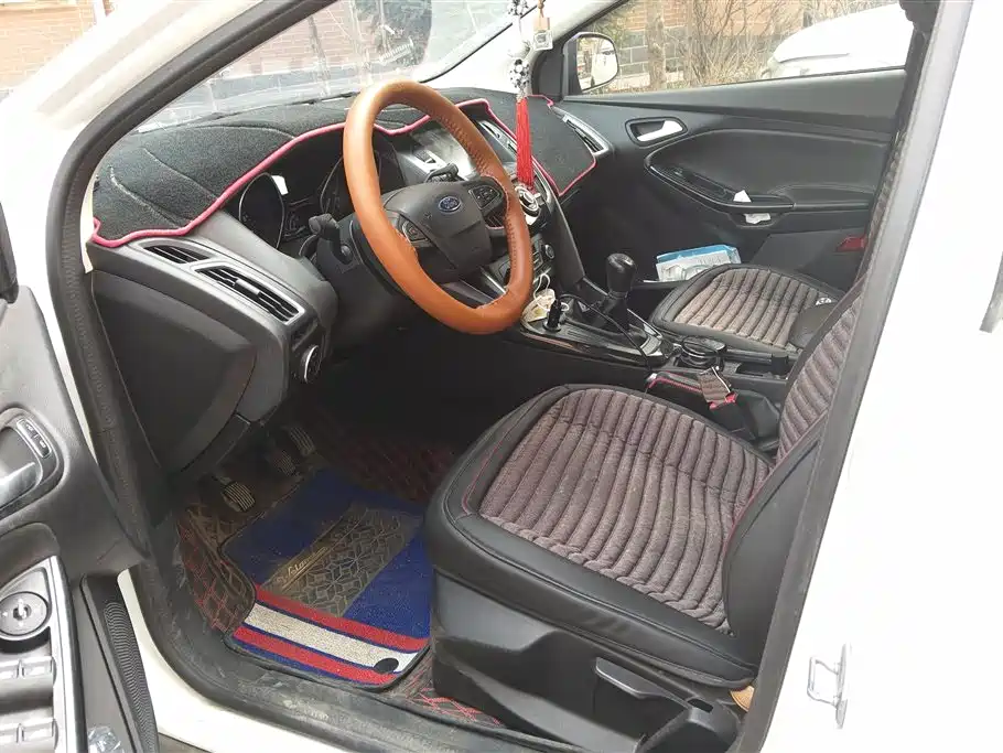 FORD FOX