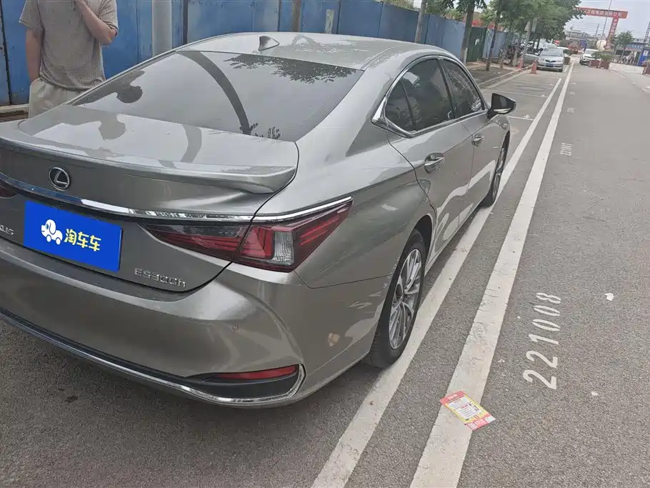 Lexus ES 2022 200 Excellence Edition фото 3