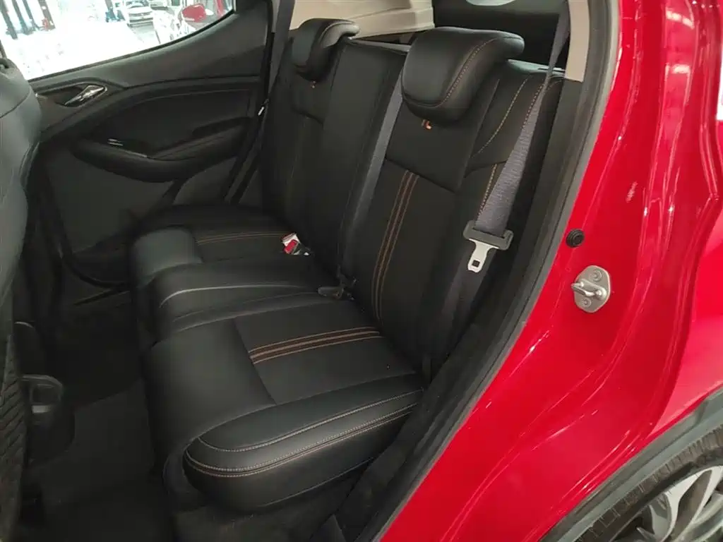 BYD Yuan 2016 1.5L Automatic Luxury фото 17