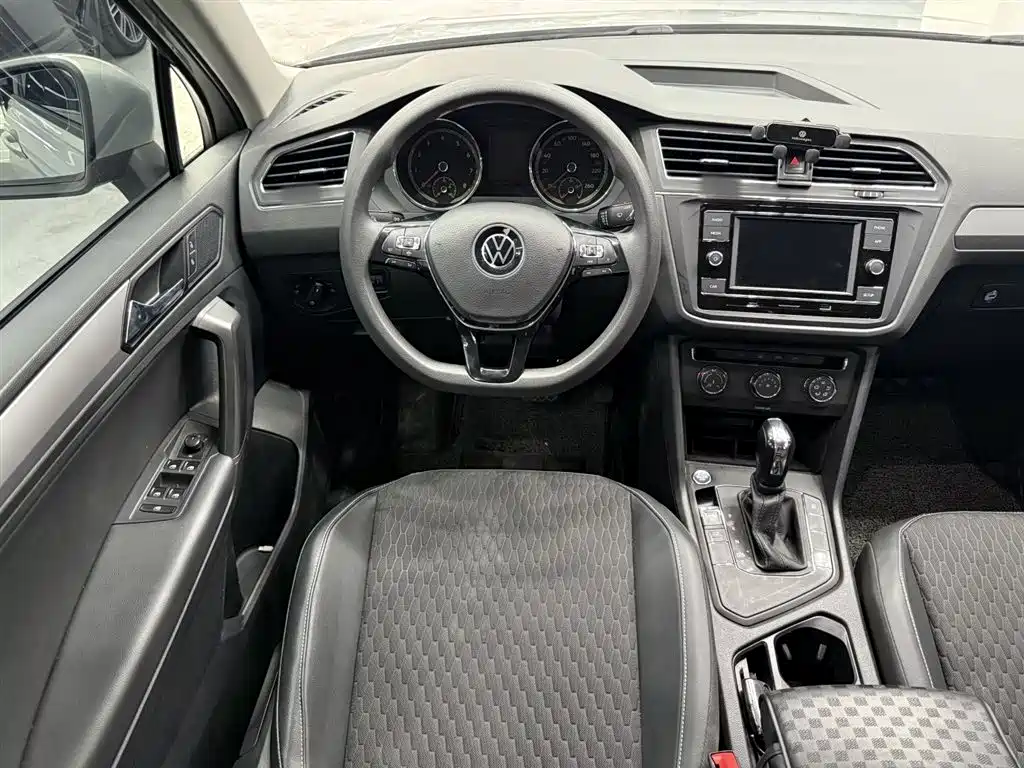 Volkswagen Tiguan L 2021 330TSI Automatic 2WD Comfort фото 14