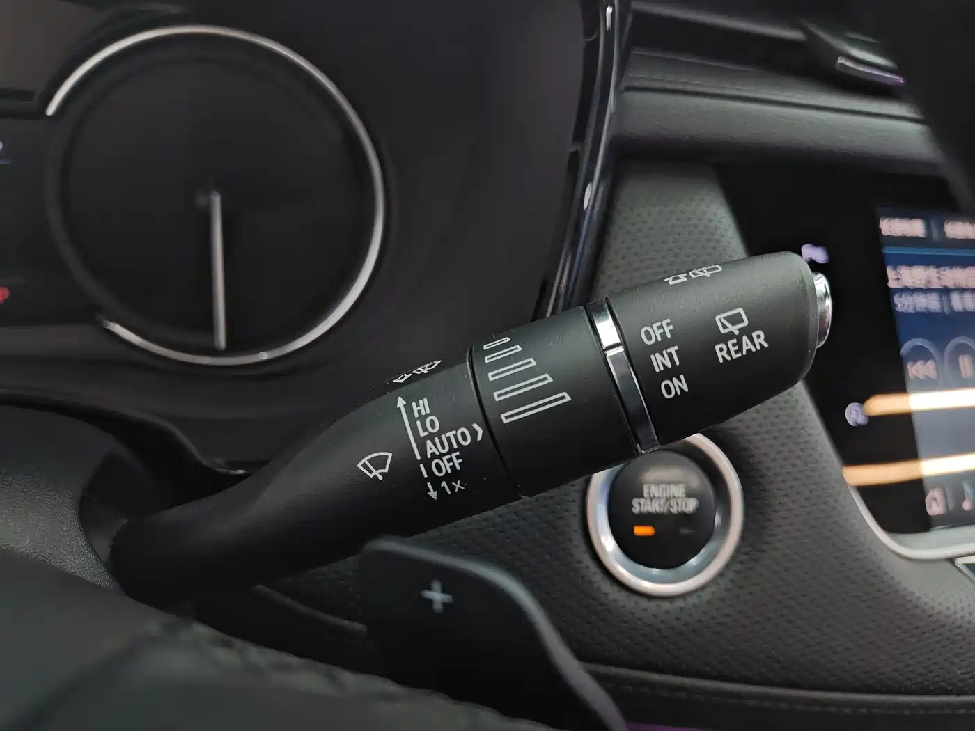 Cadillac XT5 2022 2.0T 2WD Luxury фото 24