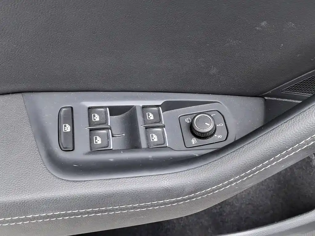 Photo 9 - Volkswagen Magotan GTE Plug-in Hybrid