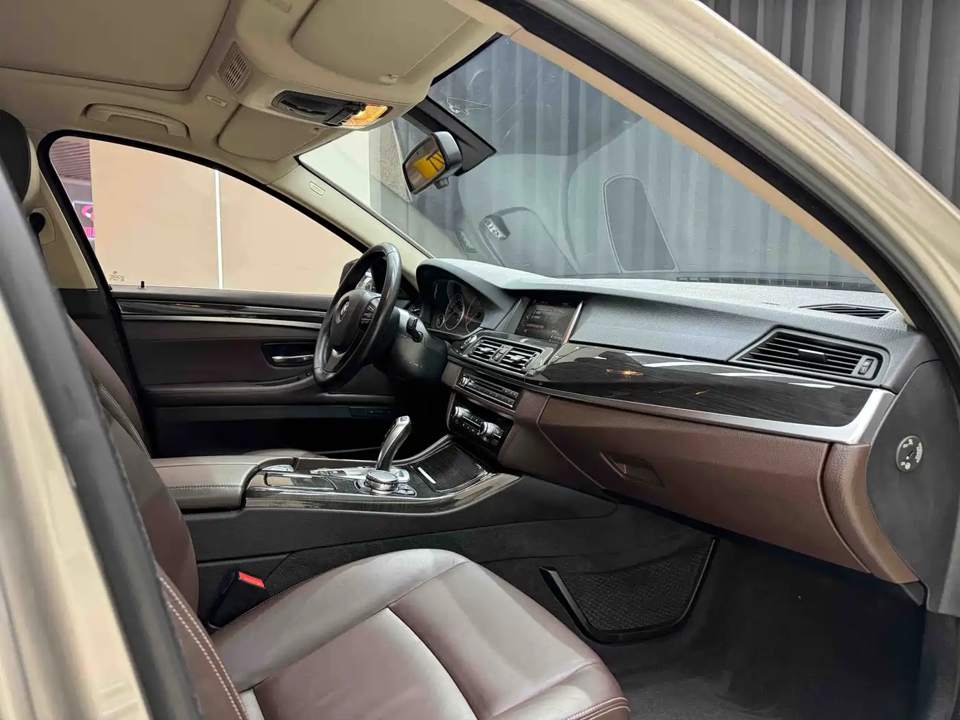 BMW 5 Series 2014 525Li Luxury Design Package фото 30