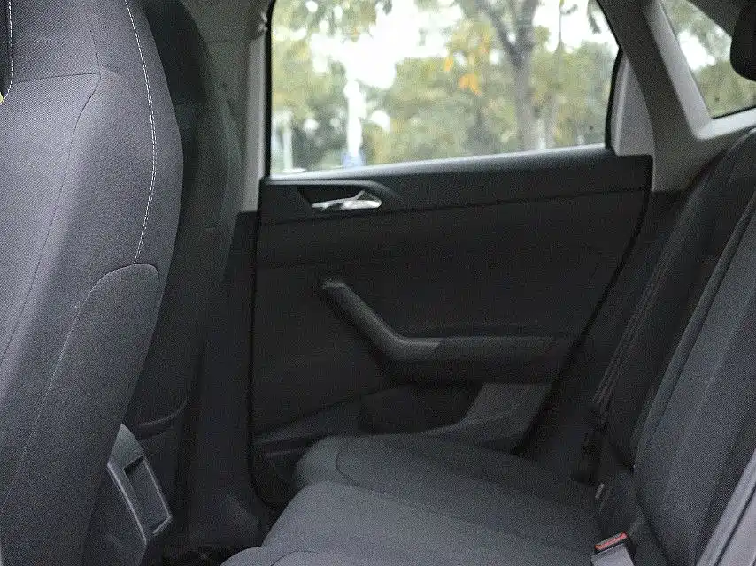 Volkswagen Polo 2019 Plus 1.5L Automatic Panorama Enjoyment Edition фото 7