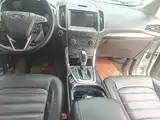 Фото 14 - Ford Edge