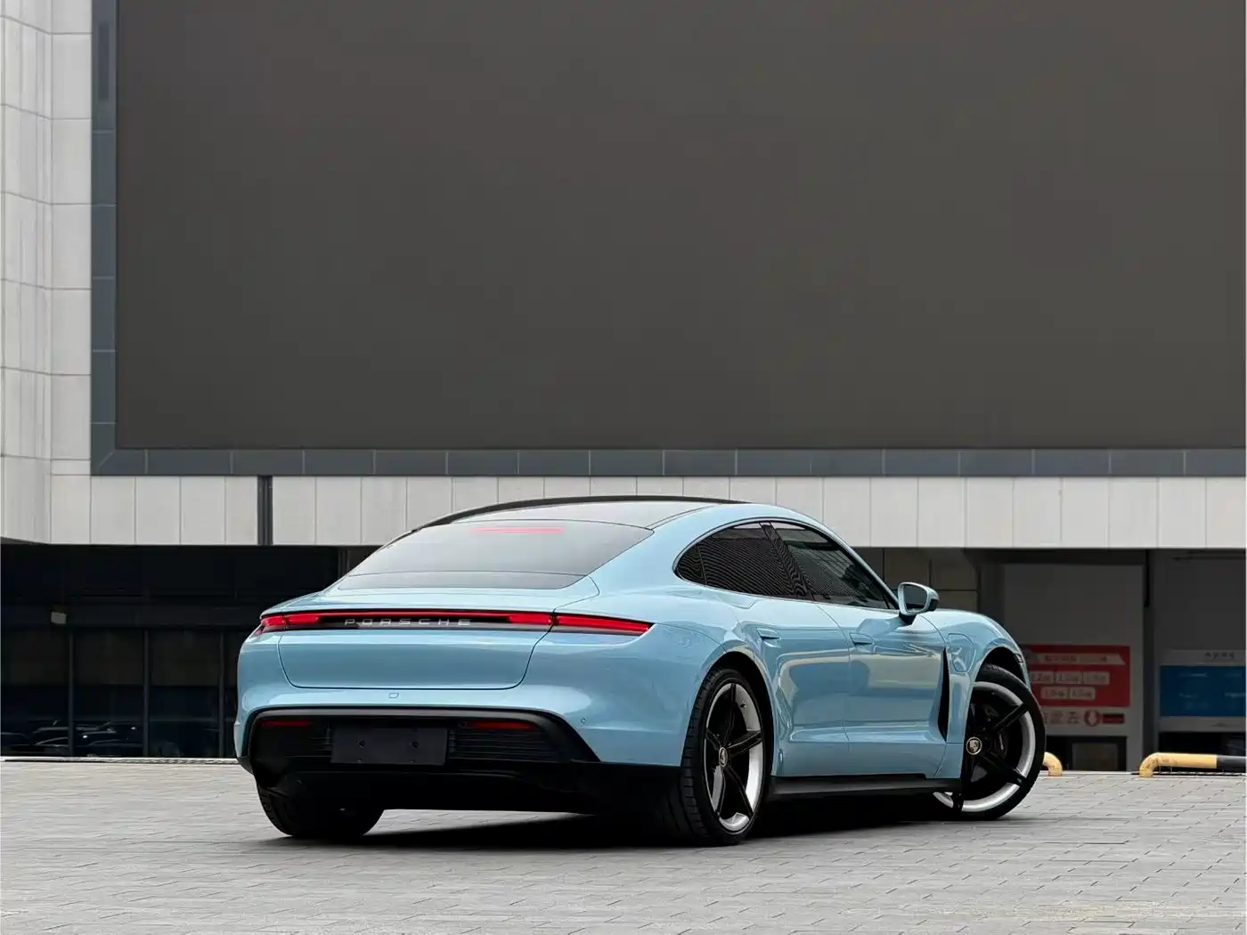 Porsche Taycan 2022 Facelift Taycan фото 3