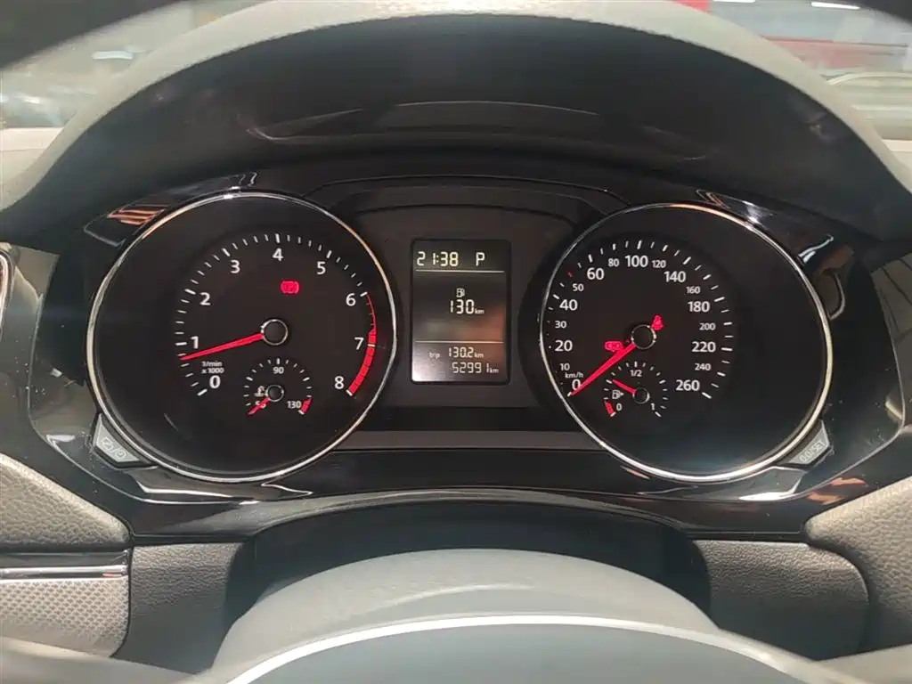 Volkswagen Sagitar 2016 230TSI 25th Anniversary Edition фото 12