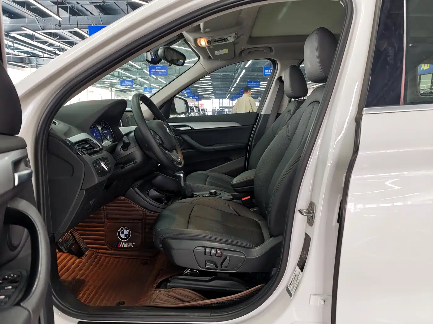 BMW X1 2019 sDrive20Li Leading Model фото 4