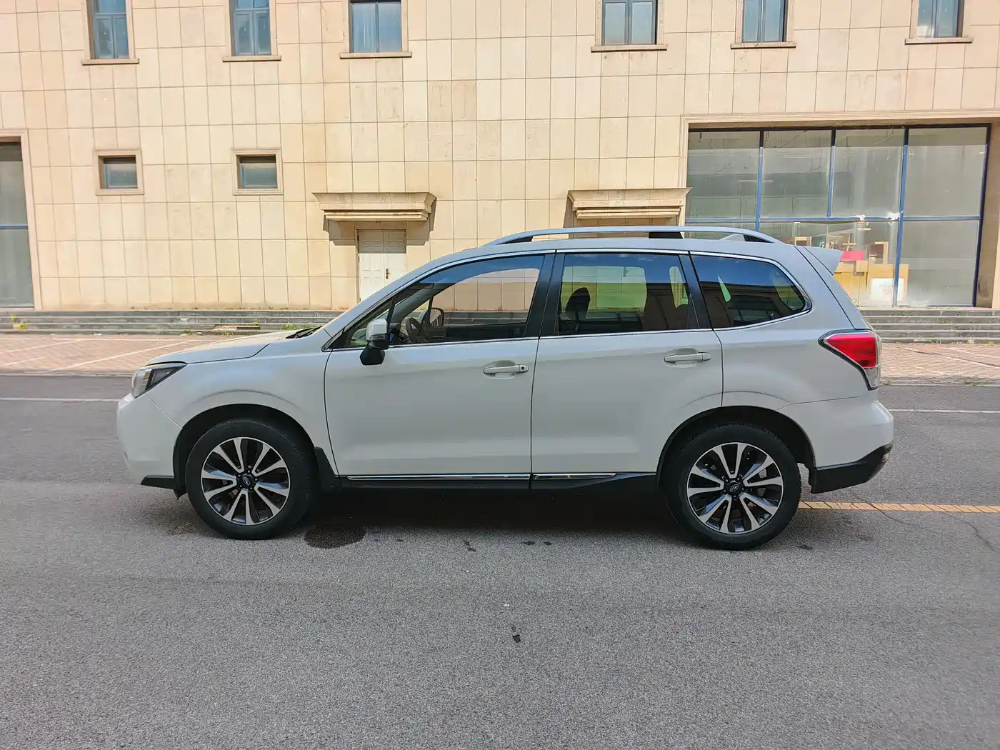 Subaru Forester 2016 2.0i Fashion Navigation Edition фото 5