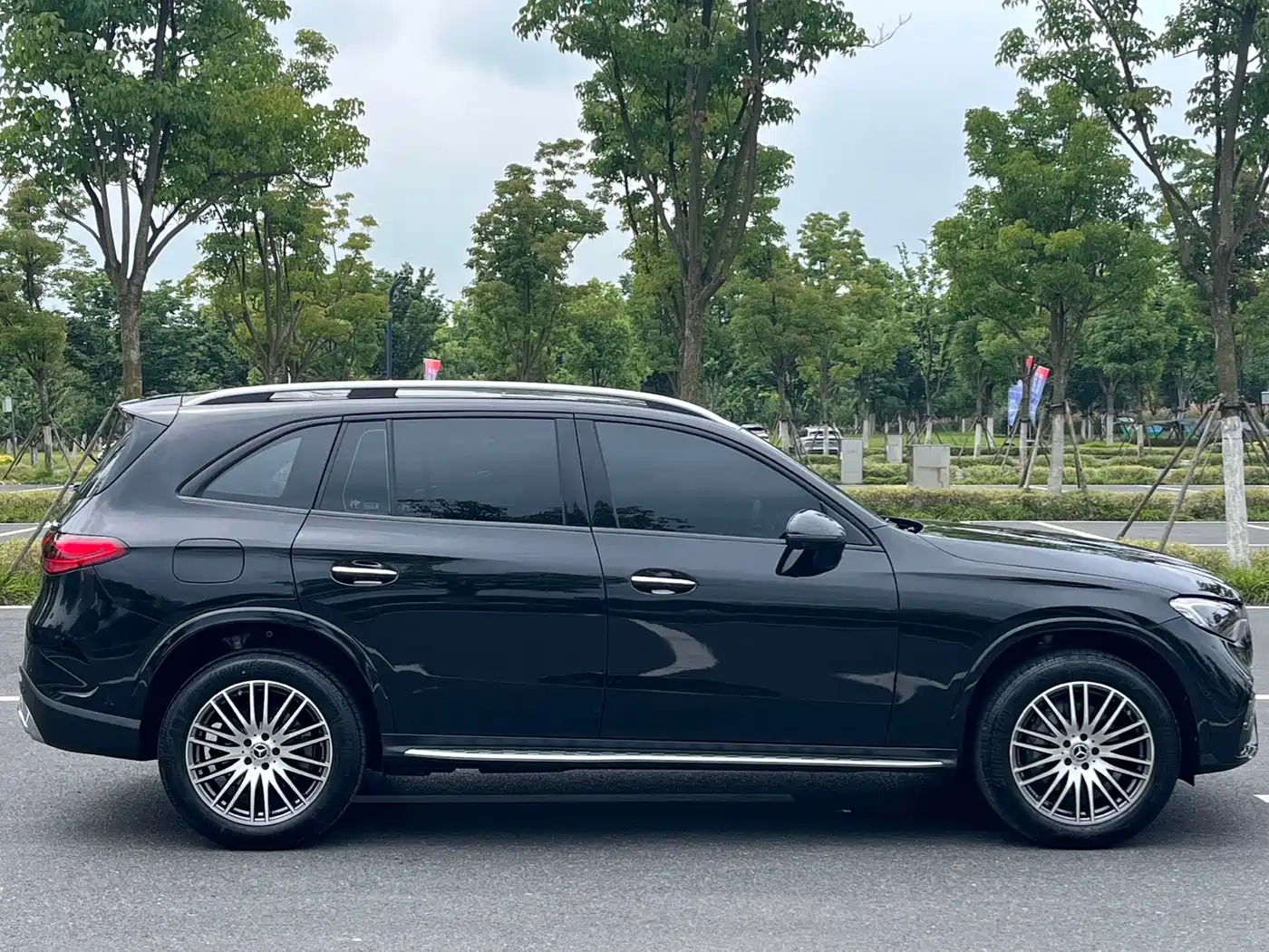 صورة 4 - Mercedes-Benz GLC