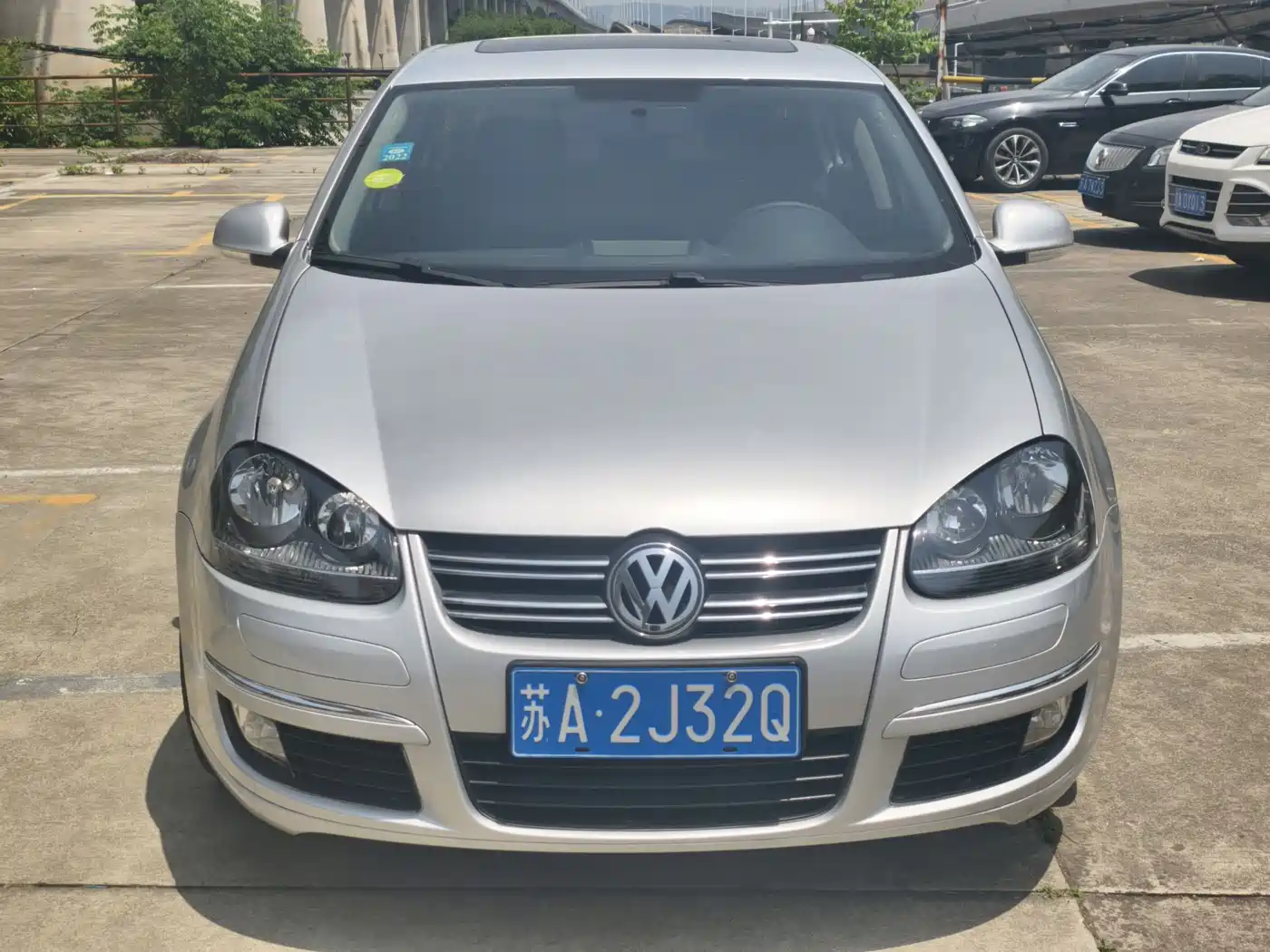 Volkswagen Sagitar 2011 1.6L Automatic Fashion фото 14