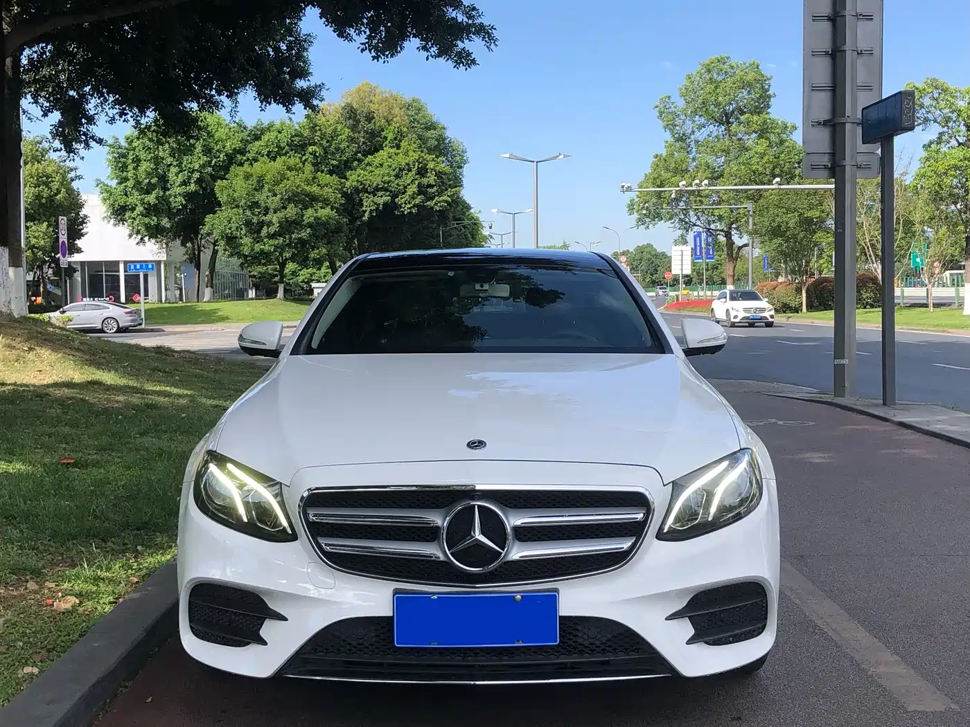Mercedes-Benz E-Class 2020 E 300 L Sport Fashion Model фото 2
