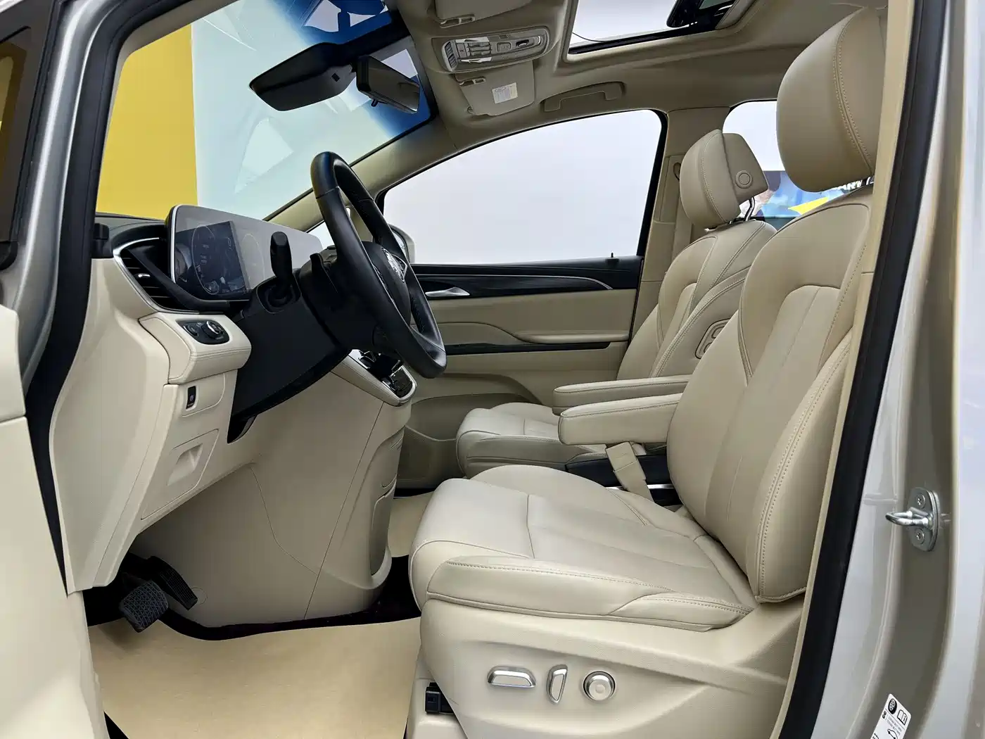 Buick GL8 2023 ES Landmaster Exclusive фото 9