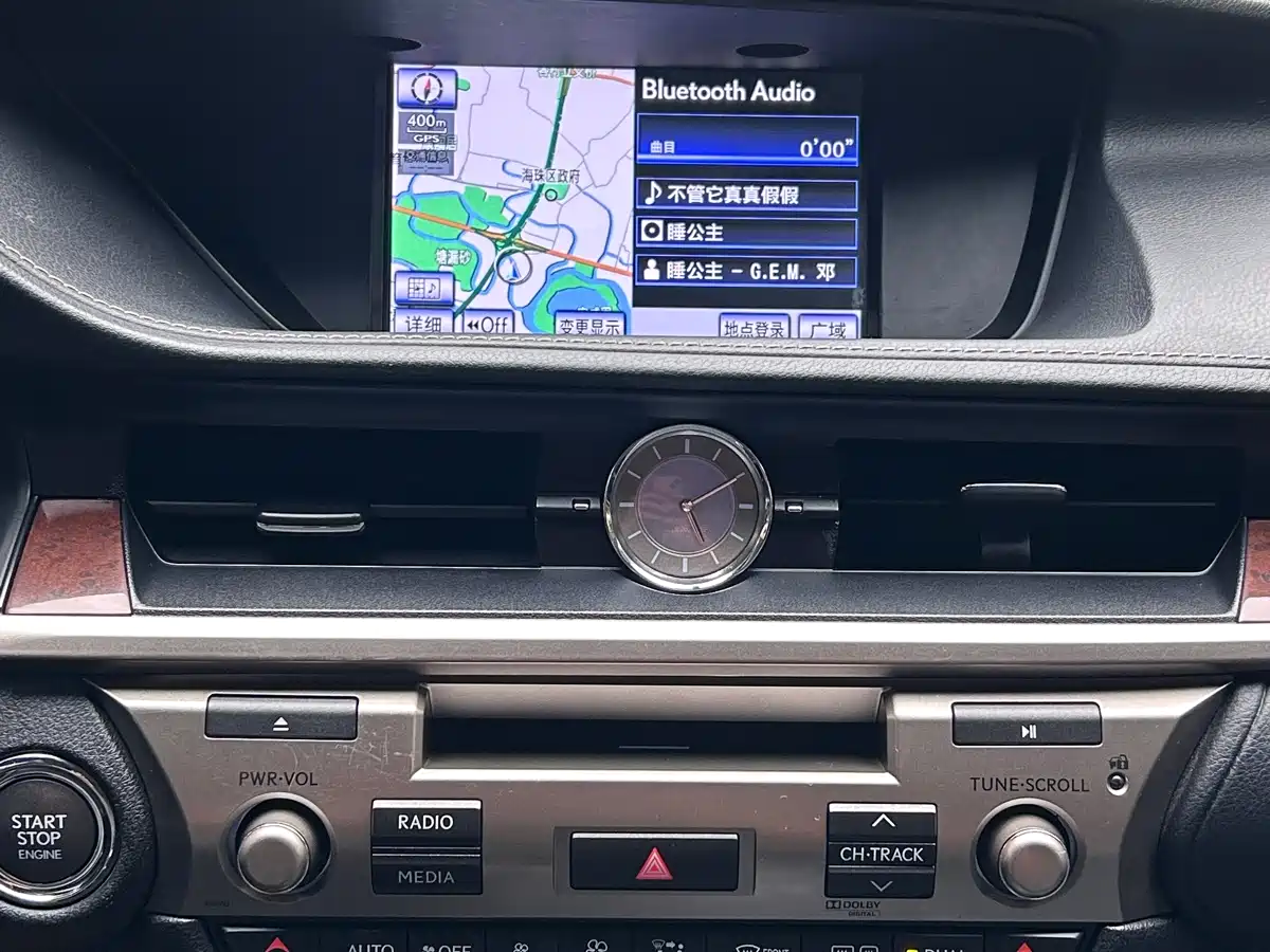 Lexus ES 2013 250 Elegance Edition фото 15