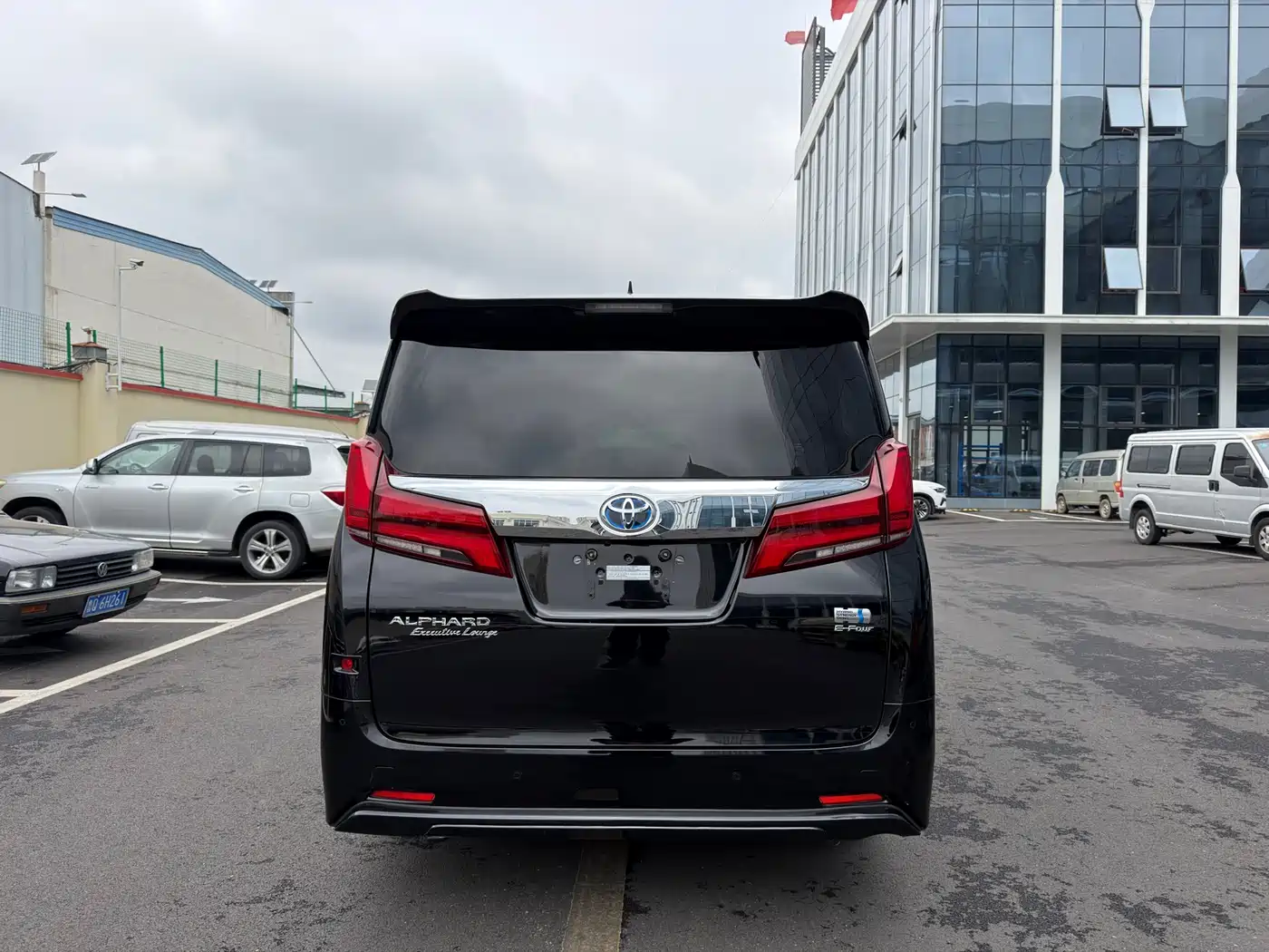 Toyota Alphard 2021 Hybrid 2.5L Premium фото 17