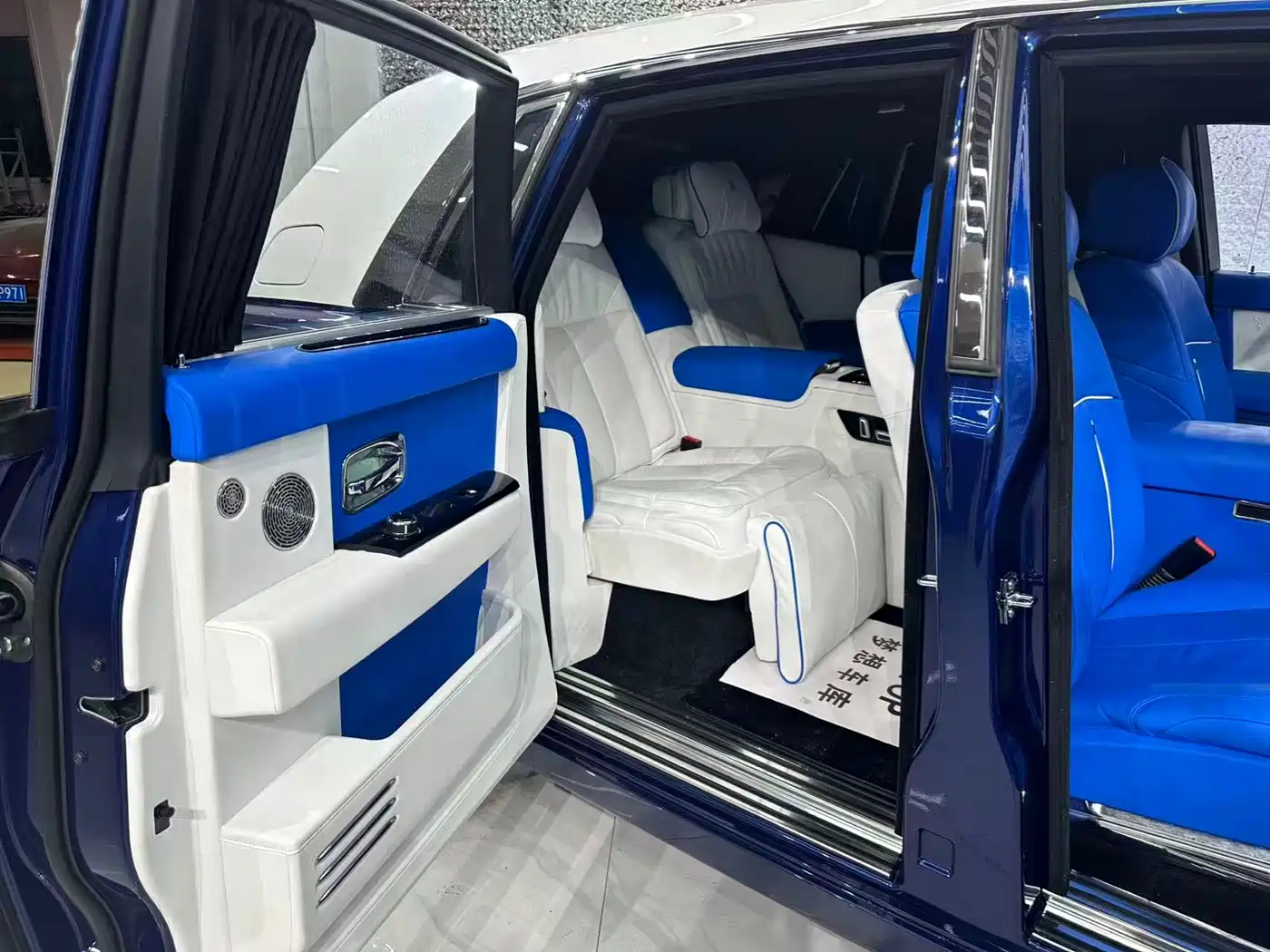 Rolls-Royce Phantom фото 7