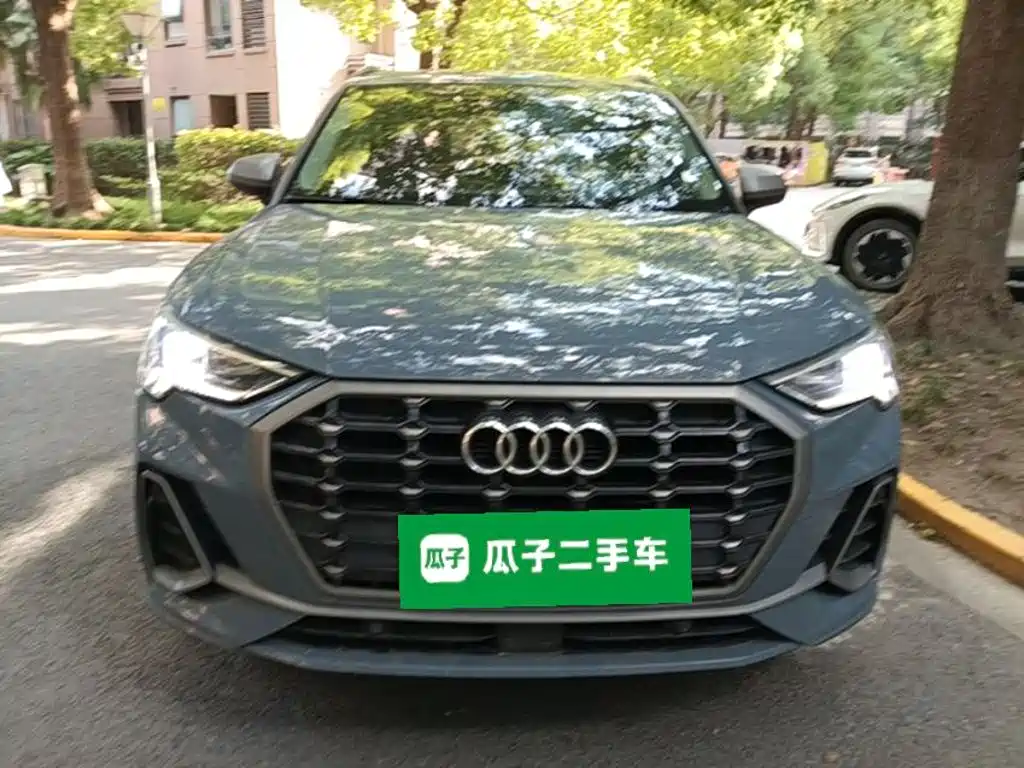 Photo 3 - Audi Q3