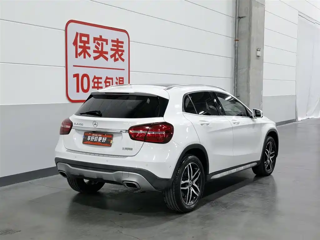 Mercedes-Benz GLA 2017 GLA 200 Fashion фото 2