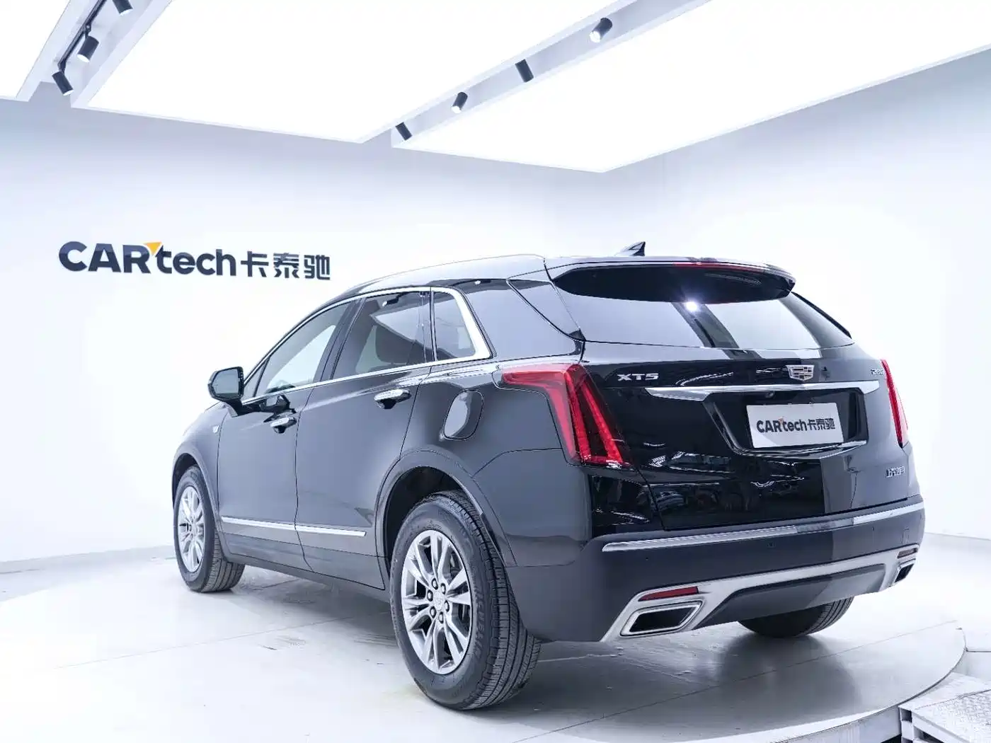 Cadillac XT5 2022 2.0T 2WD Luxury фото 21