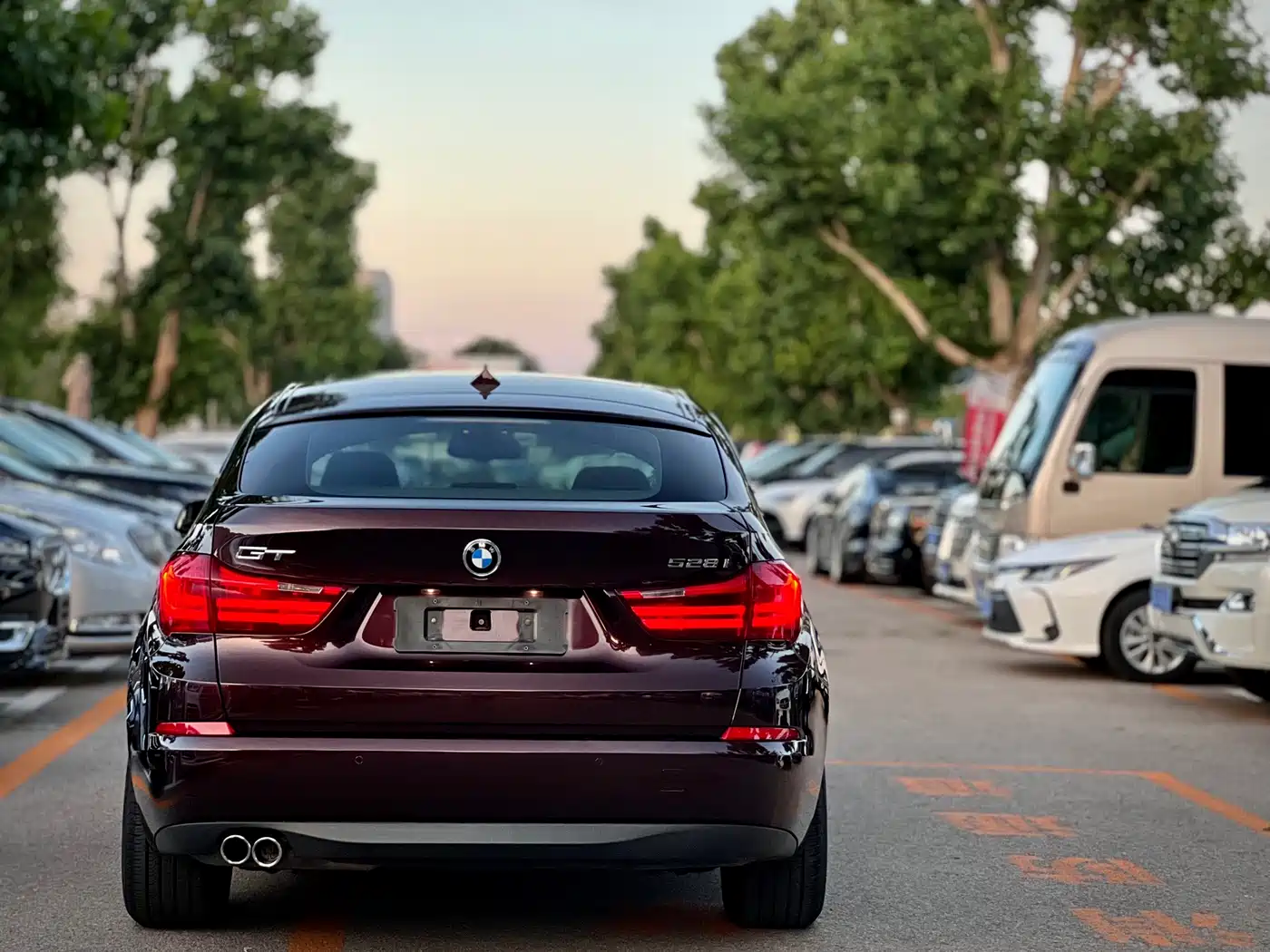 BMW 5 Series GT 2016 2015 528i Leading