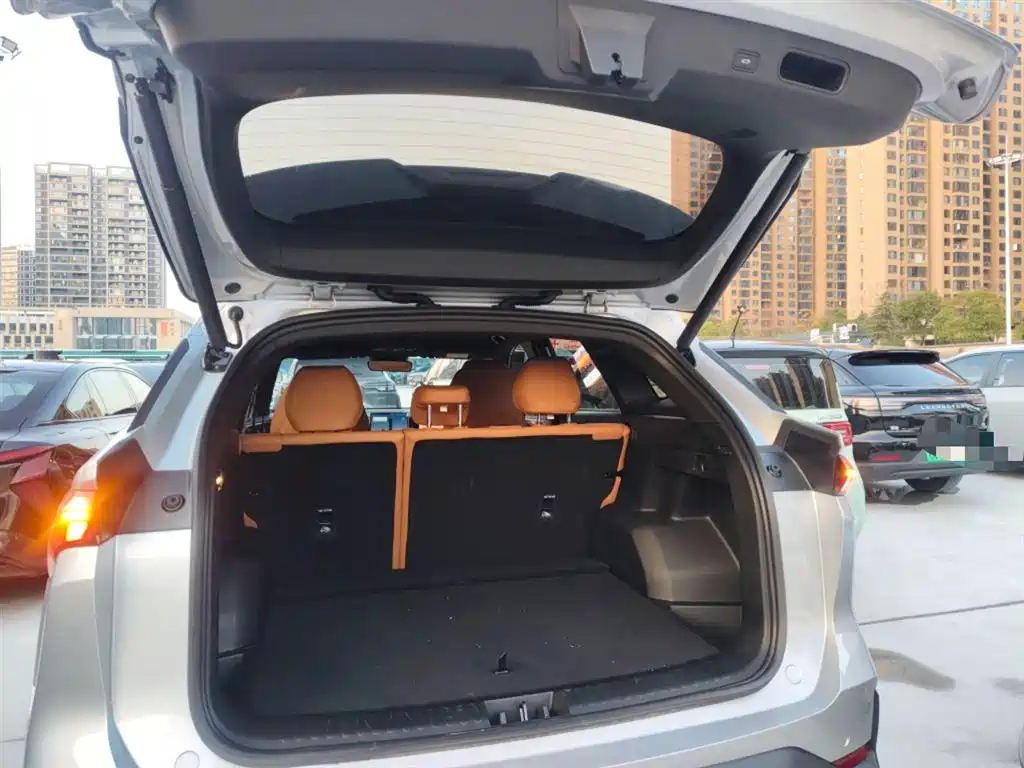 Geely Galaxy Galaxy L7 2025 EM-i 115km Explorer+ Edition фото 19