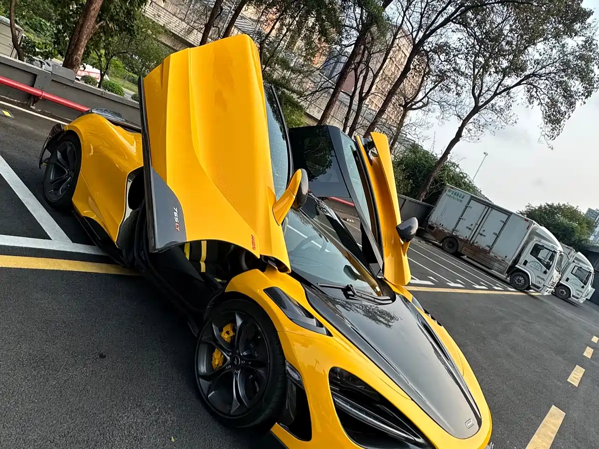 McLaren 720S 2019 4.0T Coupe фото 19