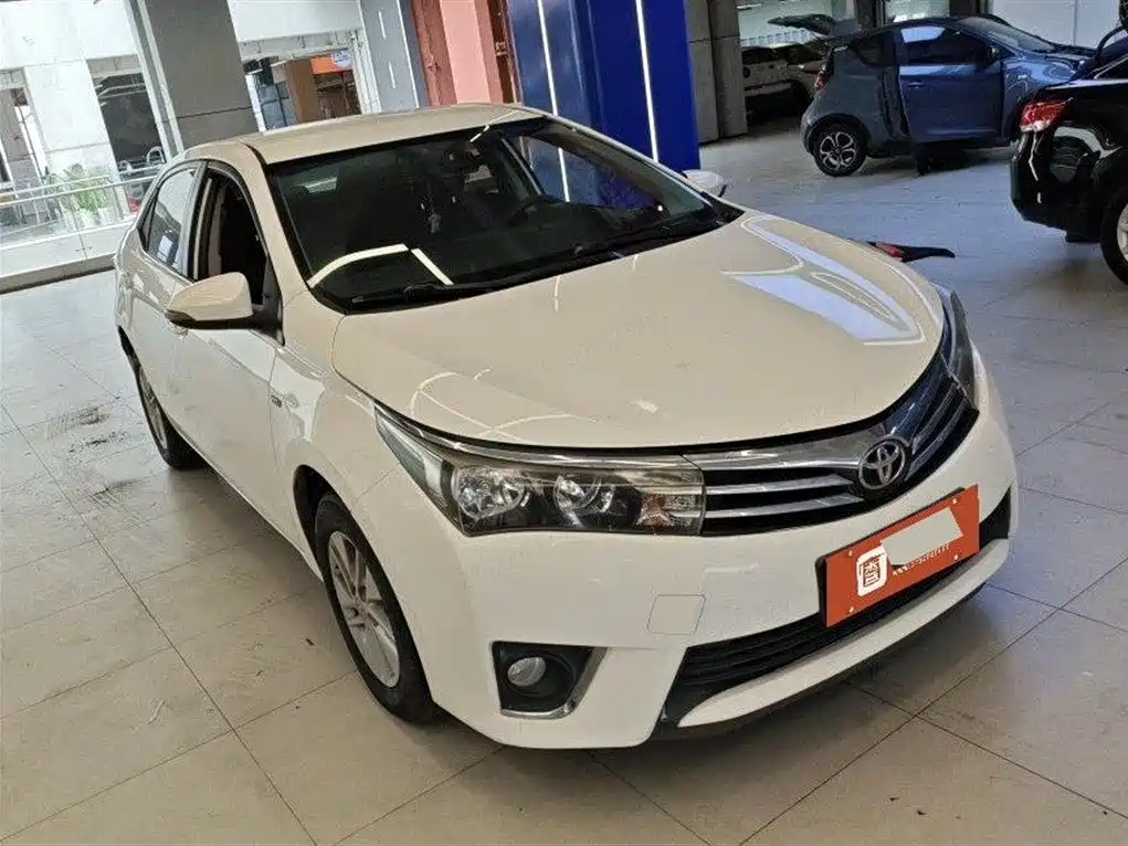Toyota Corolla 2014 1.6L CVT GL фото 2
