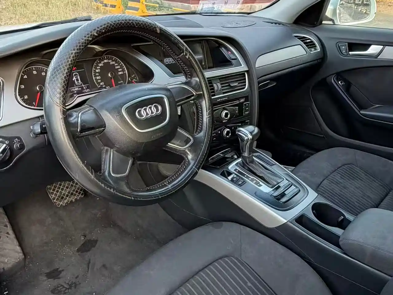 Audi A4L 2013 30 TFSI Automatic Comfort фото 8