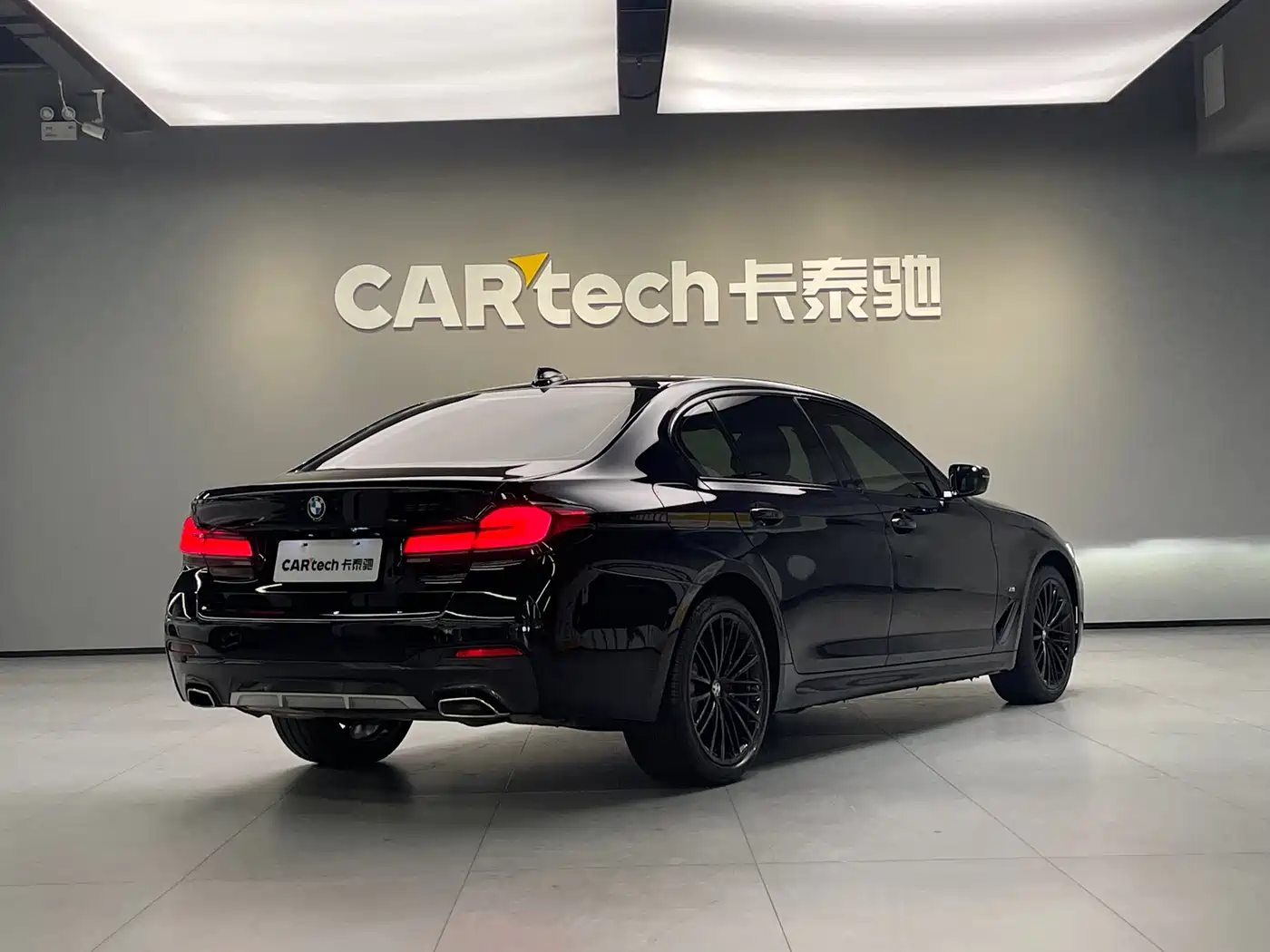 BMW 5 Series 2022 Model Second Facelift 530Li Leading M Sport Package фото 4