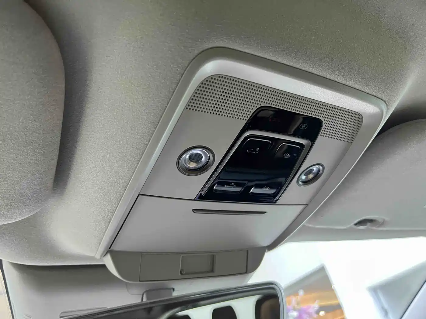 Denza D9 2022 DM-i 970 AWD Flagship фото 21