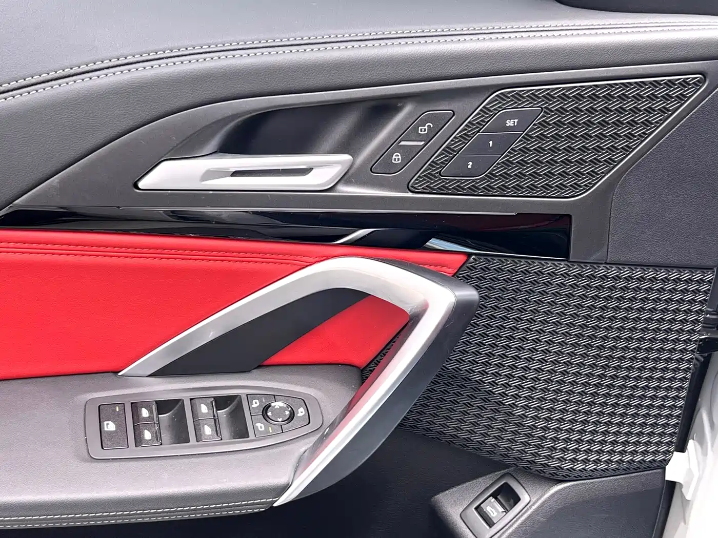 BMW iX1 2023 eDrive25L X Design Package фото 10