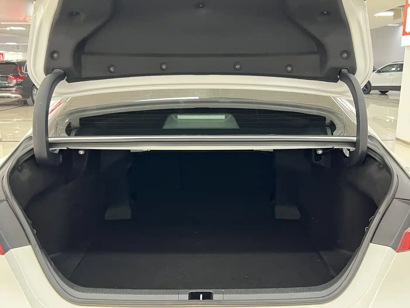 Toyota Camry 2023 2.0GVP Leading Edition фото 17