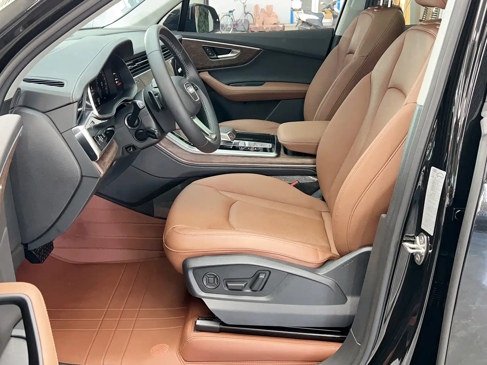 Фото 12 - Audi Q7