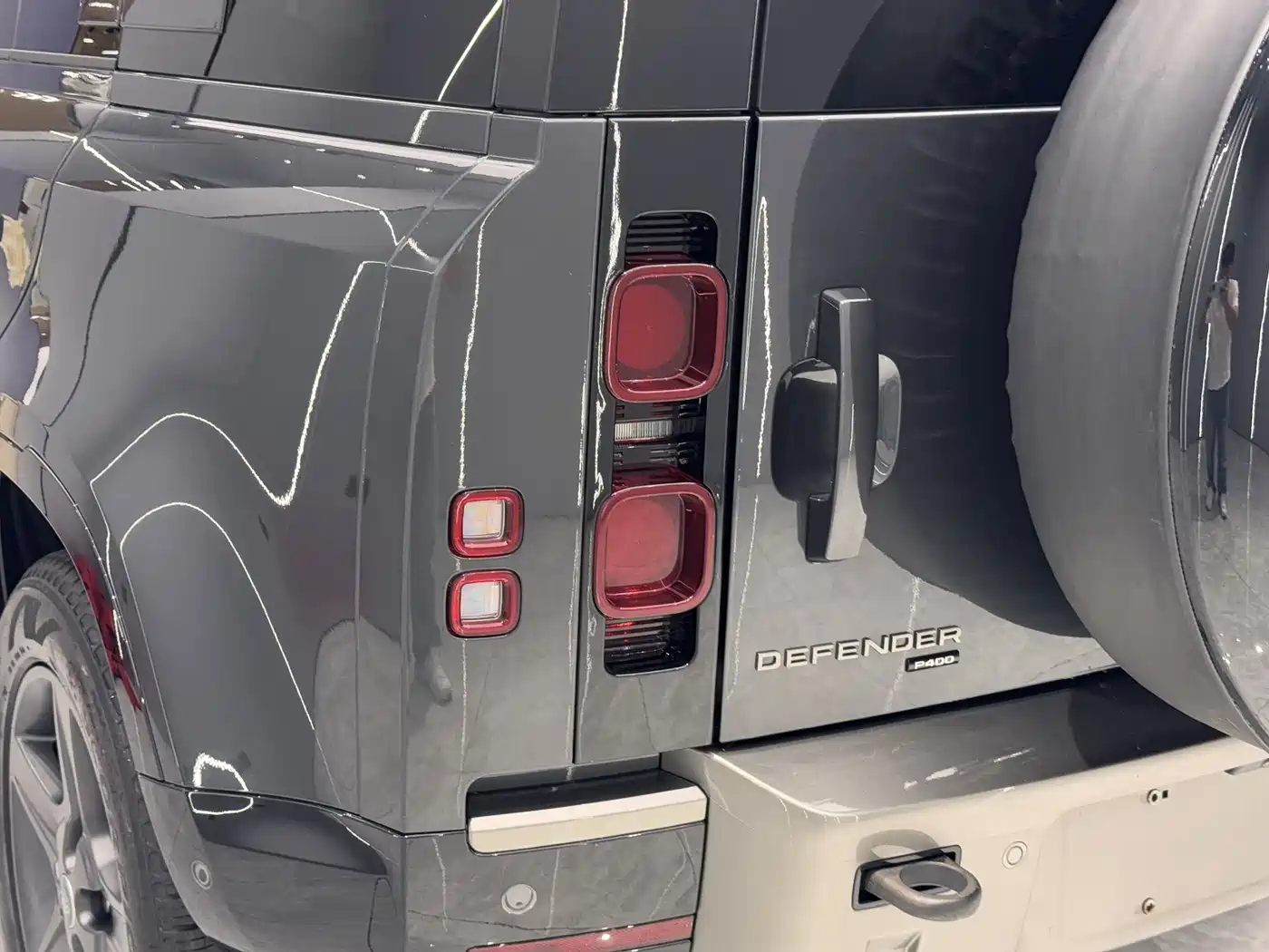 Land Rover Defender 2023 Facelift 110 3.0T P400 X-DYNAMIC HSE фото 11