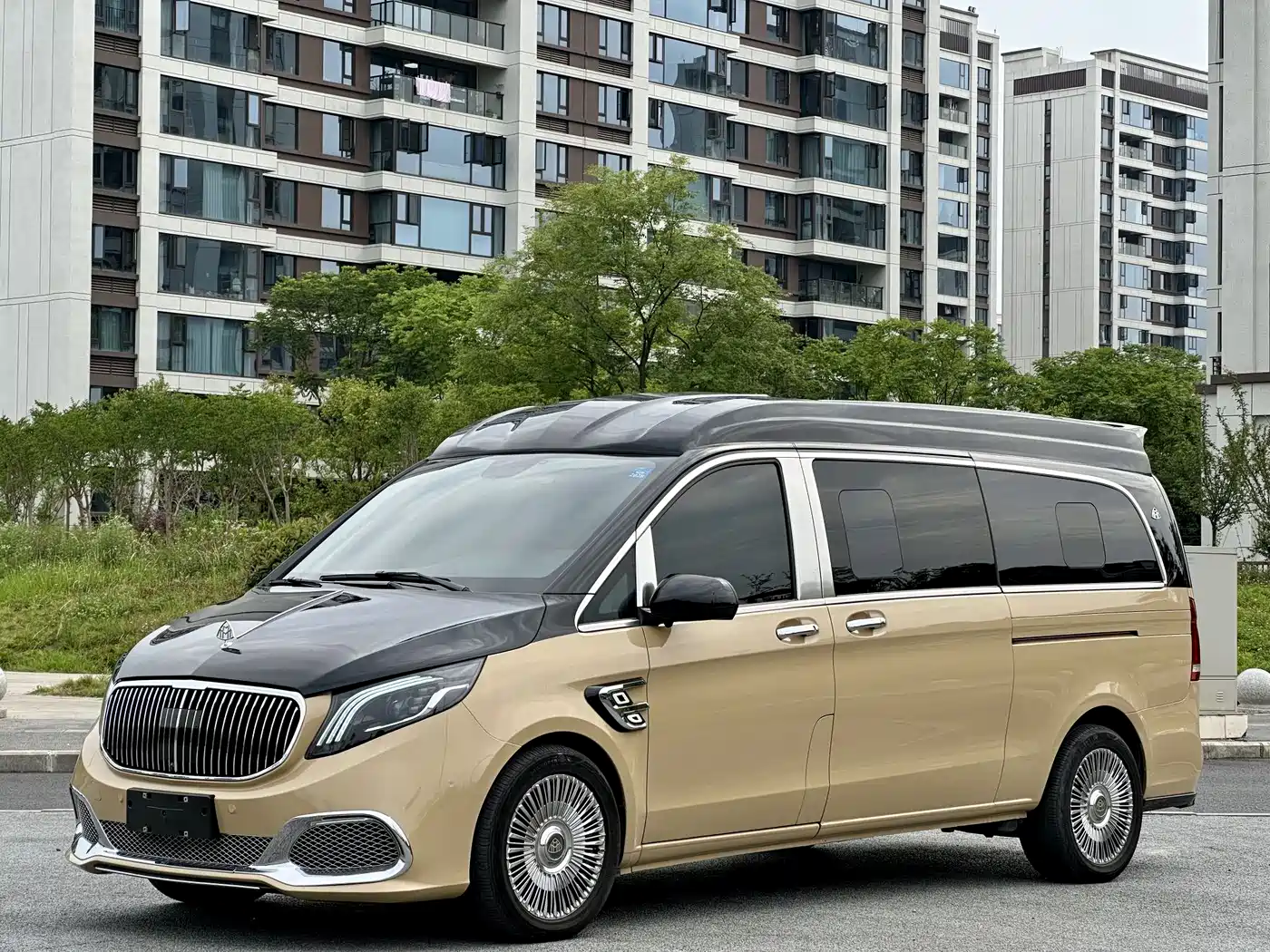 Mercedes-Benz Vito 2023 2.0T Business 7-Seater