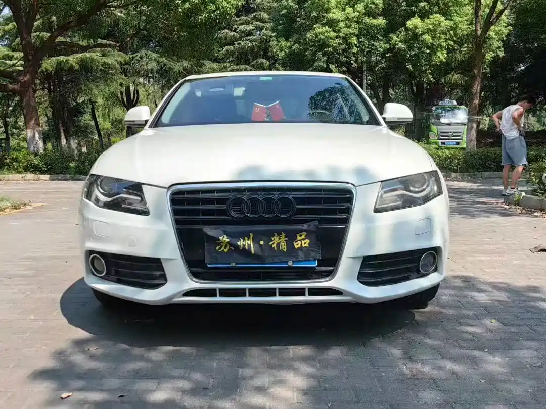 صورة 2 - Audi A4L