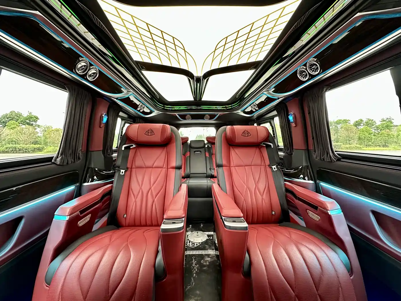 Mercedes-Benz Vito 2023 2.0T Business 7-Seater фото 19