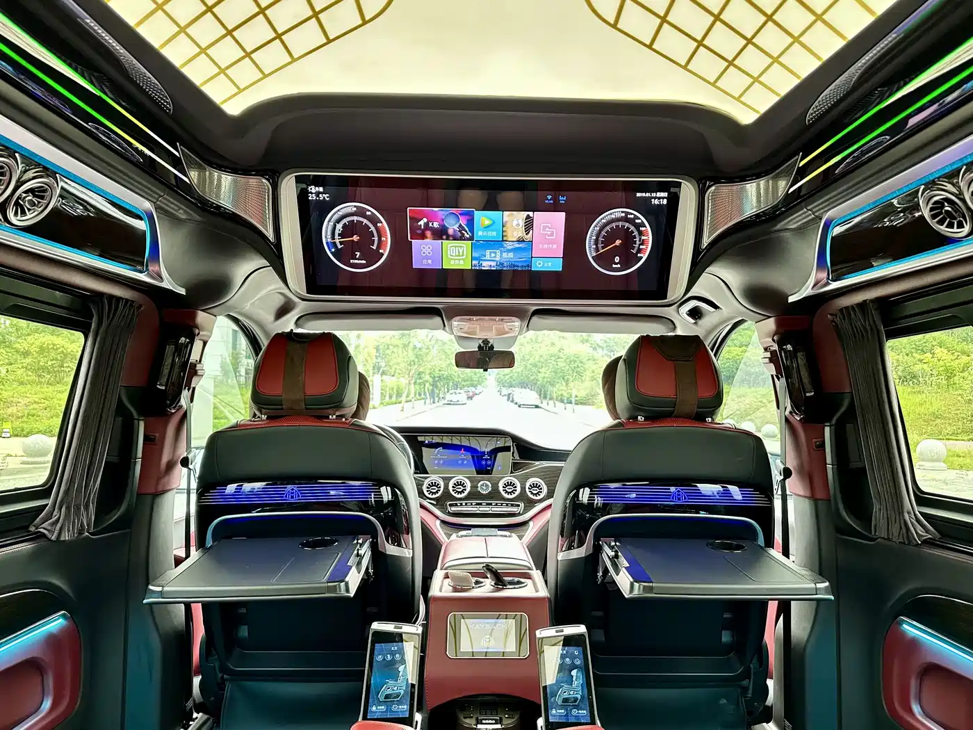 Mercedes-Benz Vito 2023 2.0T Business 7-Seater фото 21