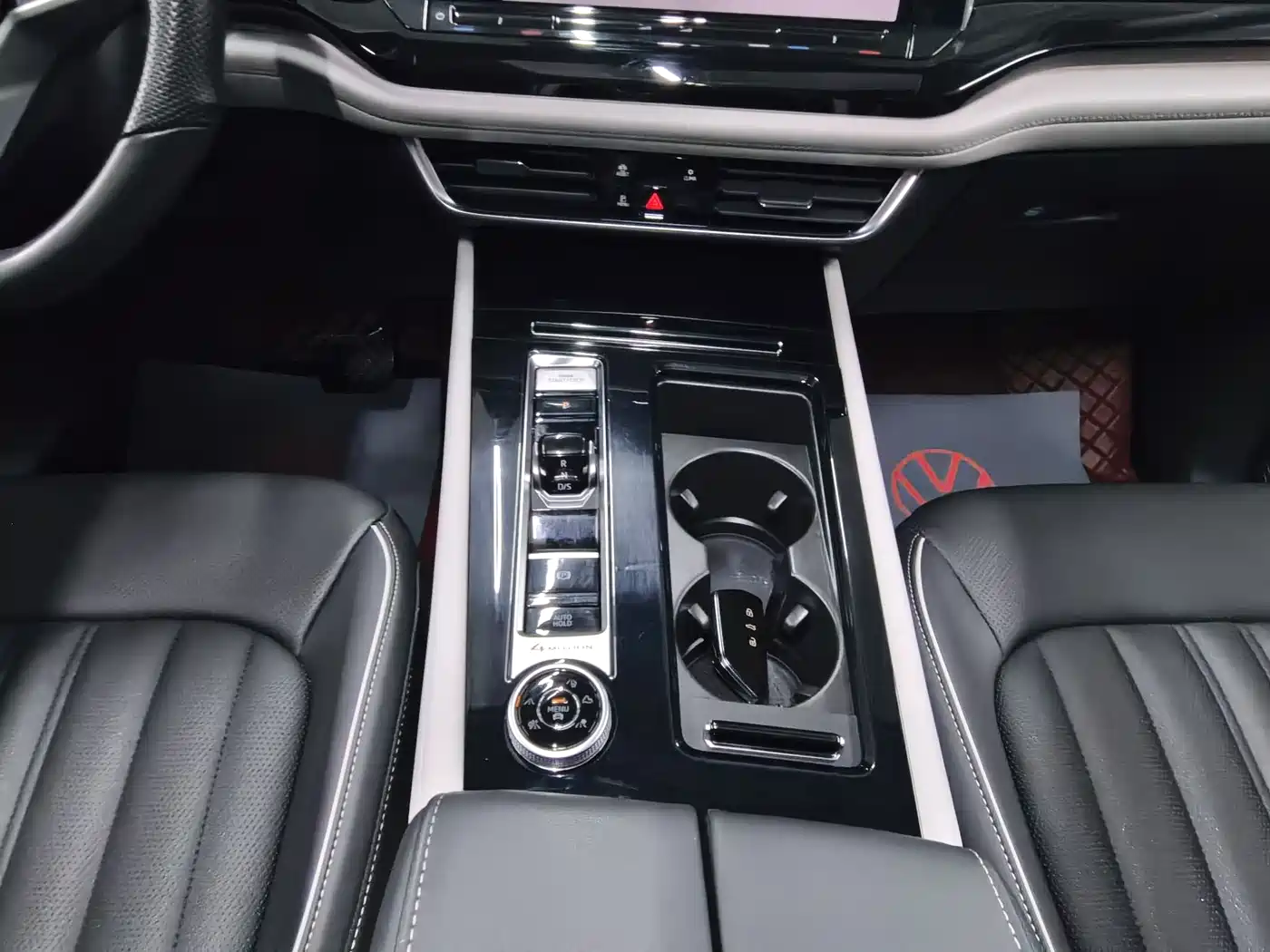 Volkswagen Teramont 2023 380TSI AWD Exclusive Luxury Edition фото 16
