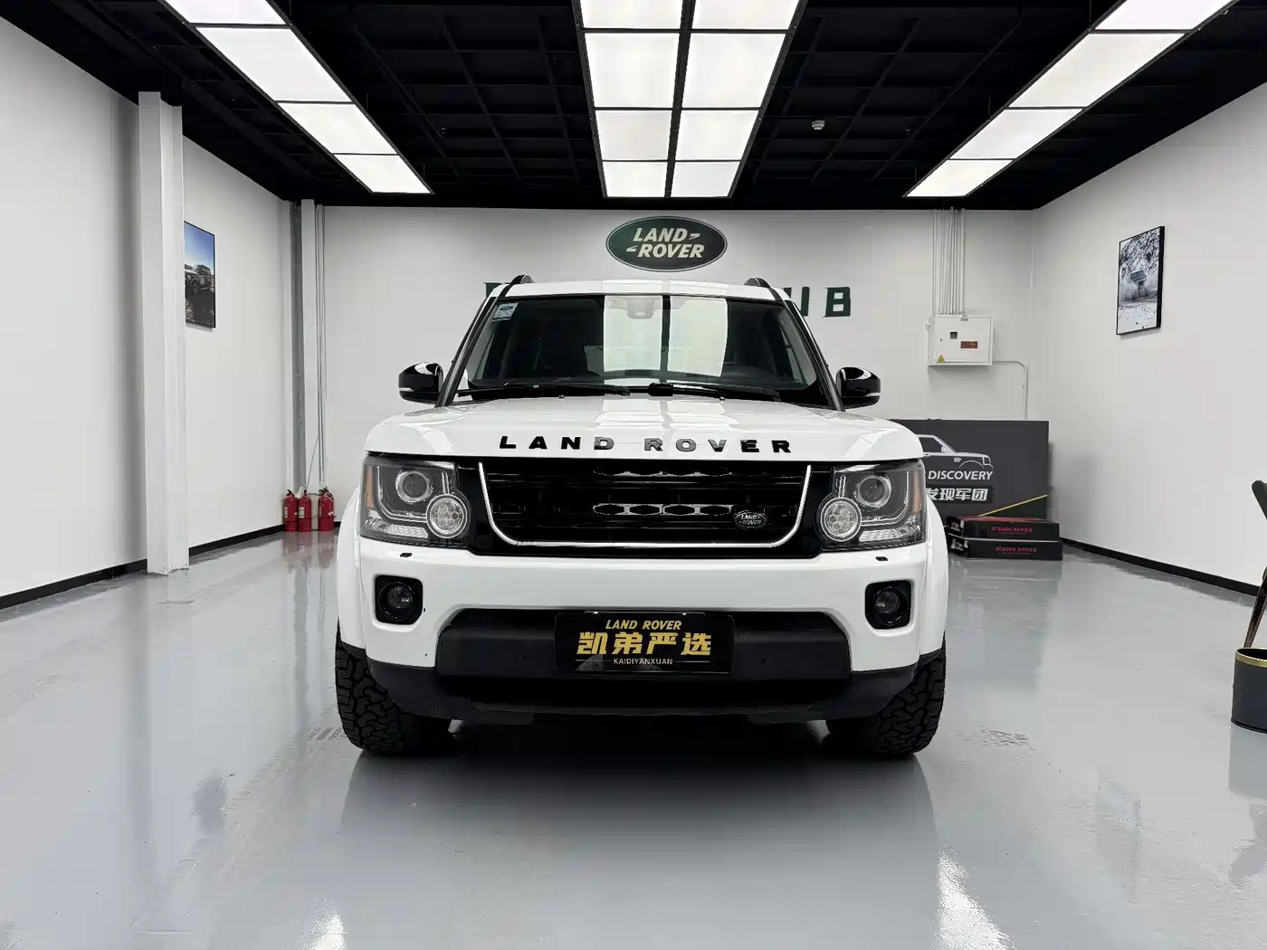 Land Rover Discovery 2014 3.0 SC V6 HSE Luxury фото 2