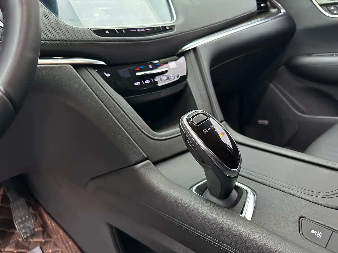 Cadillac XT5 2018 25T Luxury фото 10